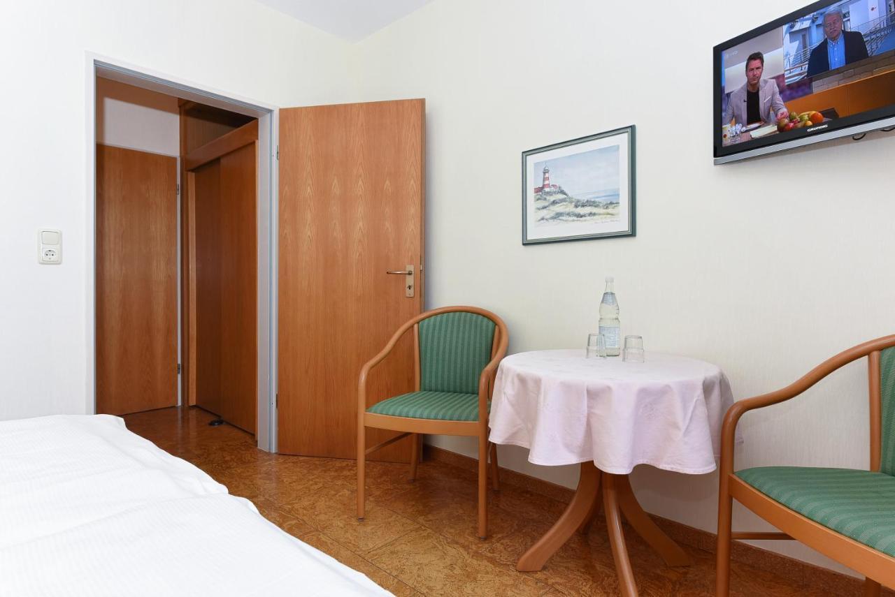 Hotel-Pension Stoertebeker Bensersiel Eksteriør billede